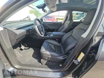 2026 Tesla Model Y Long Range - miniatura 7