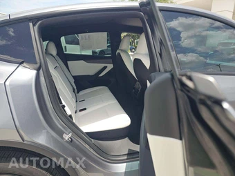 2026 Tesla Model Y Long Range – miniatura 14