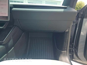2026 Tesla Model Y Long Range – miniatura 17