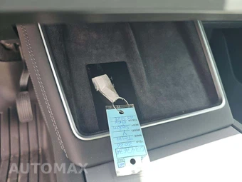 2026 Tesla Model Y Long Range – miniatura 5