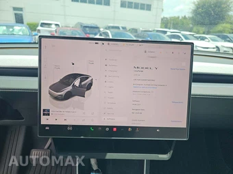 2026 Tesla Model Y Long Range – miniatura 6