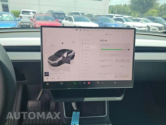 2026 Tesla Model Y Long Range – miniatura 7