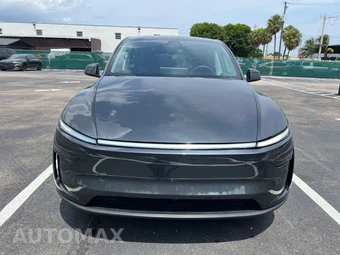 2026 Tesla Model Y Long Range - miniatura 11