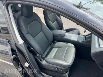 2026 Tesla Model Y Long Range - miniatura 22