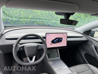 2026 Tesla Model Y Long Range - miniatura 25