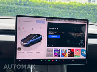 2026 Tesla Model Y Long Range - miniatura 35
