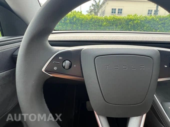 2026 Tesla Model Y Long Range - miniatura 41