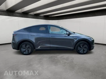 2026 Tesla Model Y Long Range - miniatura 9