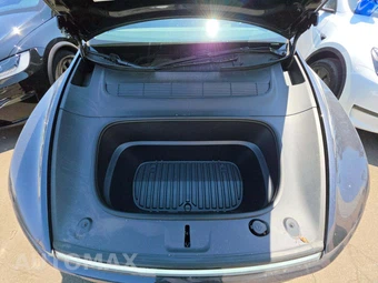 2026 Tesla Model Y Long Range - miniatura 23