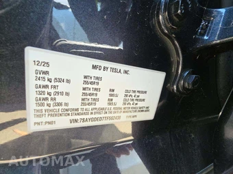 2026 Tesla Model Y Long Range - miniatura 5