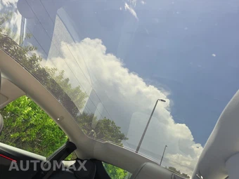 2026 Tesla Model Y Long Range – miniatura 14