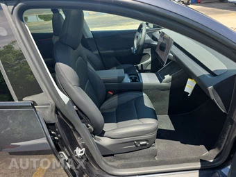 2026 Tesla Model Y Long Range – miniatura 8