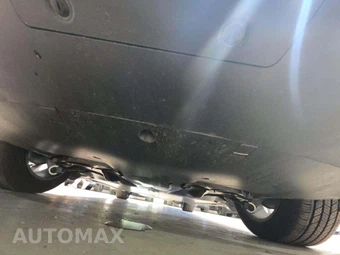 2026 Tesla Model Y Long Range – miniatura 15