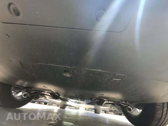 2026 Tesla Model Y Long Range – miniatura 16