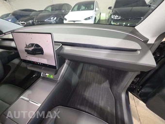 2026 Tesla Model Y Long Range – miniatura 20