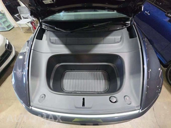 2026 Tesla Model Y Long Range – miniatura 22