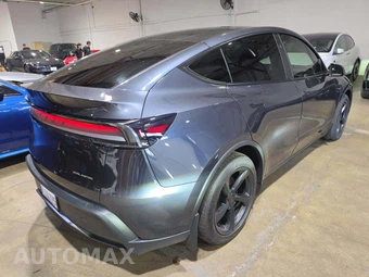 2026 Tesla Model Y Long Range – miniatura 3