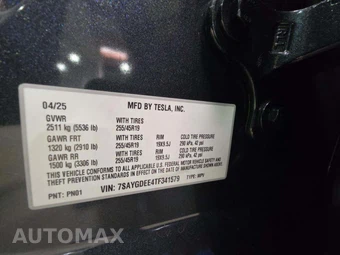 2026 Tesla Model Y Long Range – miniatura 5