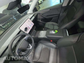 2026 Tesla Model Y Long Range – miniatura 8