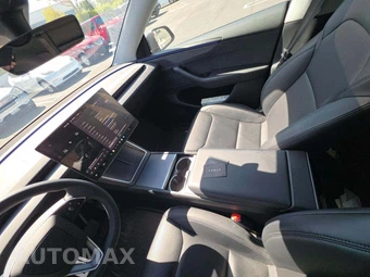 2026 Tesla Model Y Long Range – miniatura 5