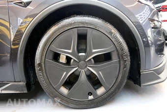2026 Tesla Model Y Long Range – miniatura 12