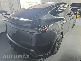 2026 Tesla Model Y Long Range – miniatura 20