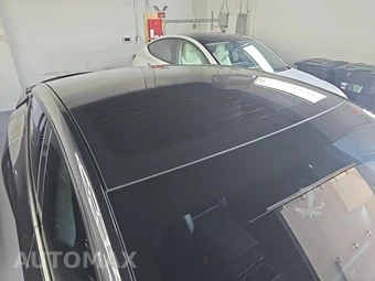 2026 Tesla Model Y Long Range – miniatura 30