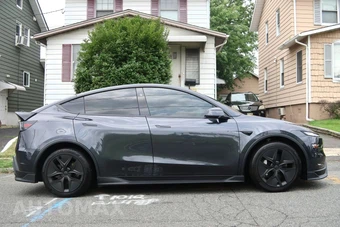2026 Tesla Model Y Long Range – miniatura 8