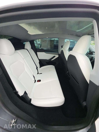 2026 Tesla Model Y Long Range - miniatura 16