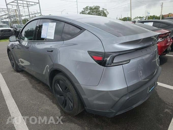 2026 Tesla Model Y Long Range - miniatura 2