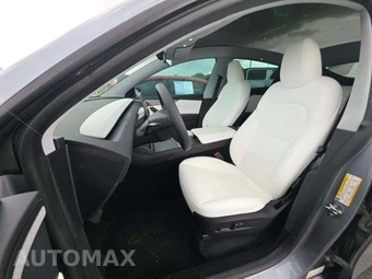 2026 Tesla Model Y Long Range - miniatura 6