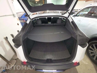 2026 Tesla Model Y Long Range - miniatura 14