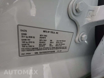 2026 Tesla Model Y Long Range - miniatura 5