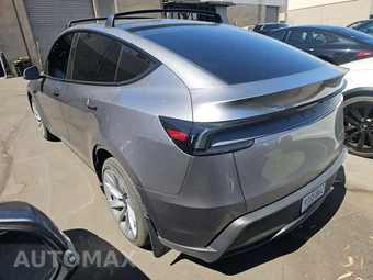 2026 Tesla Model Y Long Range – miniatura 2