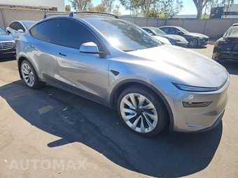 2026 Tesla Model Y Long Range – miniatura 4