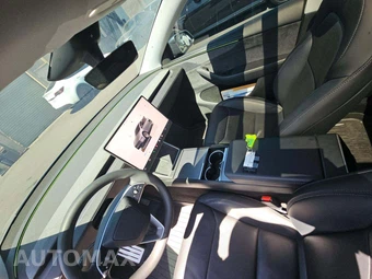 2026 Tesla Model Y Long Range – miniatura 8