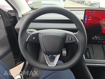 2026 Tesla Model Y Performance - miniatura 10