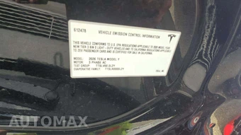 2026 Tesla Model Y Performance - miniatura 20