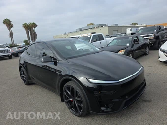 2026 Tesla Model Y Performance - miniatura 3