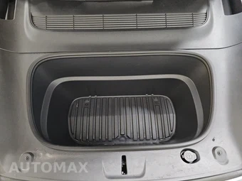 2026 Tesla Model Y Performance – miniatura 15