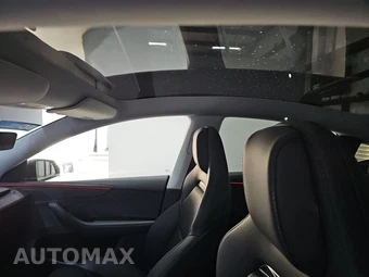 2026 Tesla Model Y Performance – miniatura 18