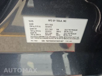 2026 Tesla Model Y Premium – miniatura 14