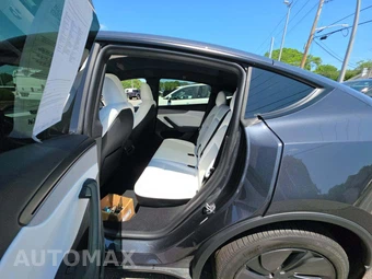 2026 Tesla Model Y Premium – miniatura 10