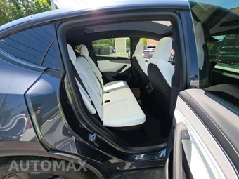 2026 Tesla Model Y Premium – miniatura 13