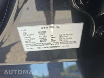2026 Tesla Model Y Premium – miniatura 2