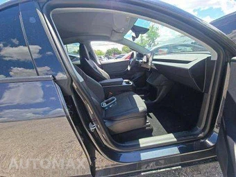 2026 Tesla Model Y Premium – miniatura 18