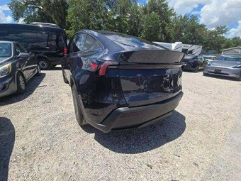 2026 Tesla Model Y Premium – miniatura 2