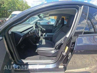 2026 Tesla Model Y Premium – miniatura 6
