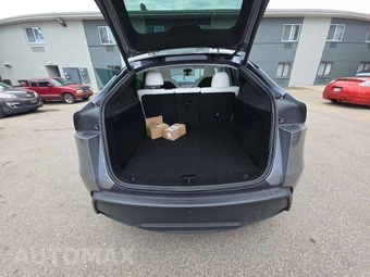 2026 Tesla Model Y Premium – miniatura 11