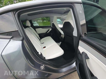 2026 Tesla Model Y Premium – miniatura 13